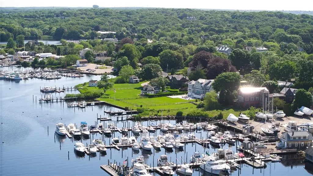 37 Avondale Road Westerly RI 02891