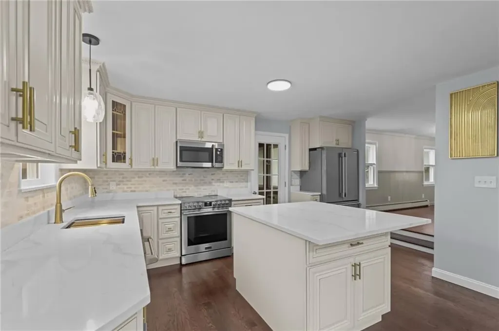 242 Burnt Hill Road Scituate RI 02831