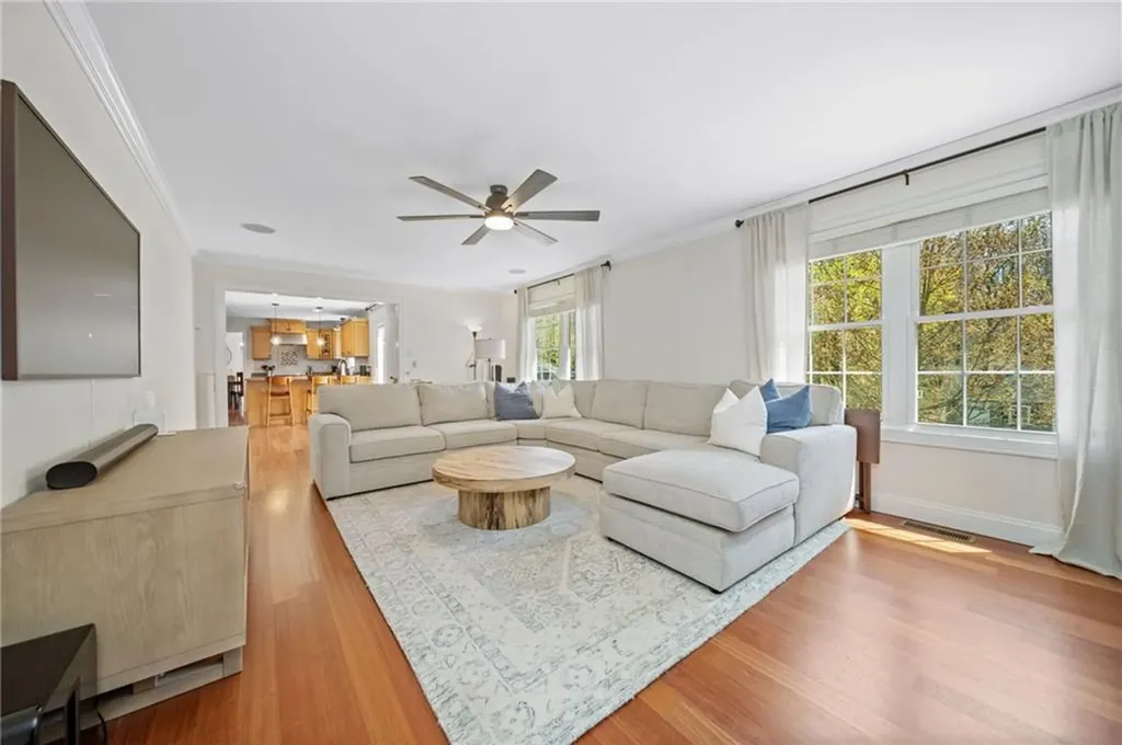 288 Middle Road East Greenwich RI 02818