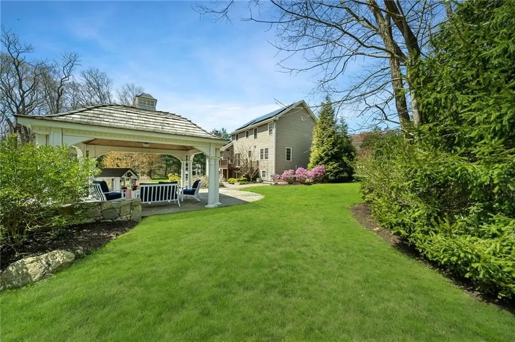 288 Middle Road East Greenwich RI 02818