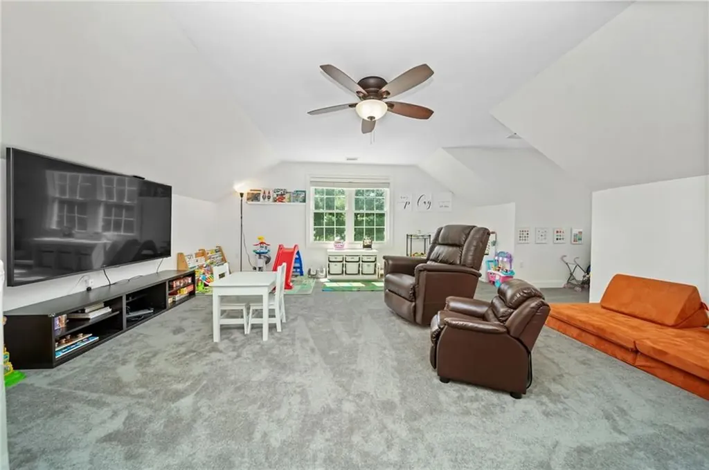 288 Middle Road East Greenwich RI 02818