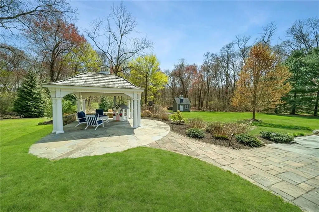 288 Middle Road East Greenwich RI 02818