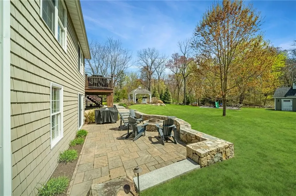 288 Middle Road East Greenwich RI 02818