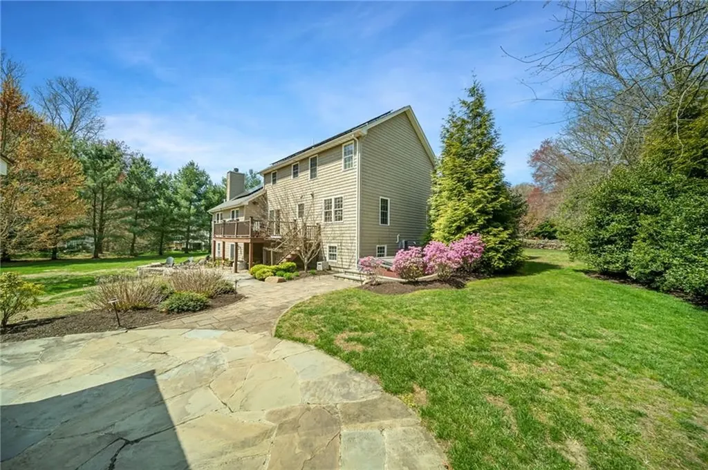 288 Middle Road East Greenwich RI 02818