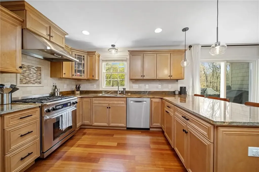 288 Middle Road East Greenwich RI 02818