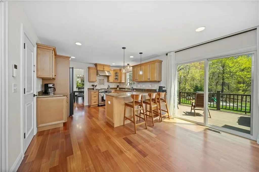 288 Middle Road East Greenwich RI 02818