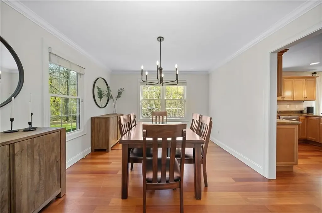 288 Middle Road East Greenwich RI 02818