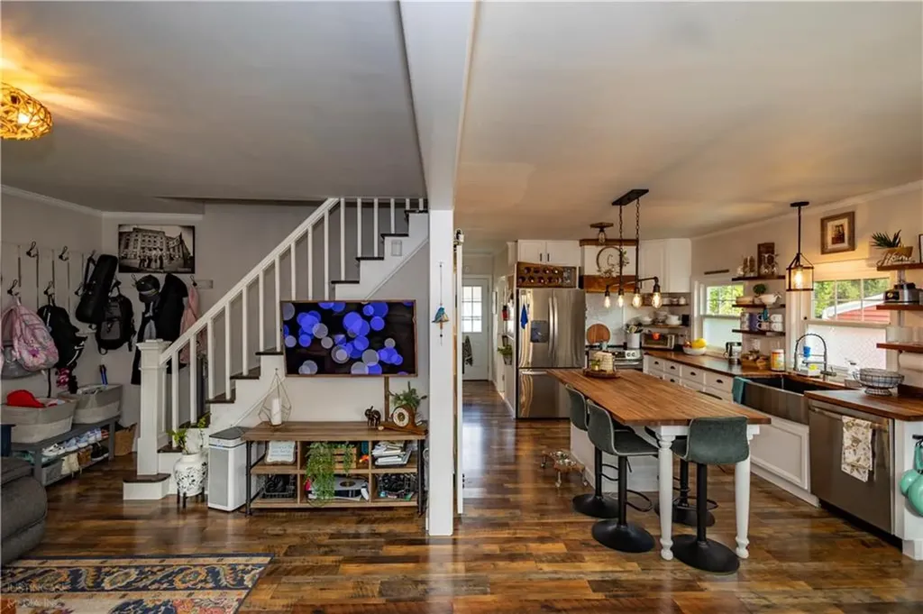136 Aborn Avenue Warwick RI 02888