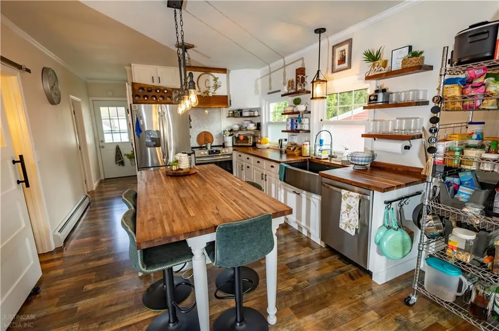 136 Aborn Avenue Warwick RI 02888