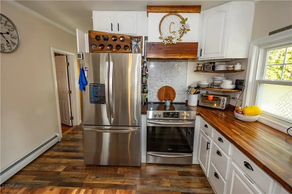 136 Aborn Avenue Warwick RI 02888