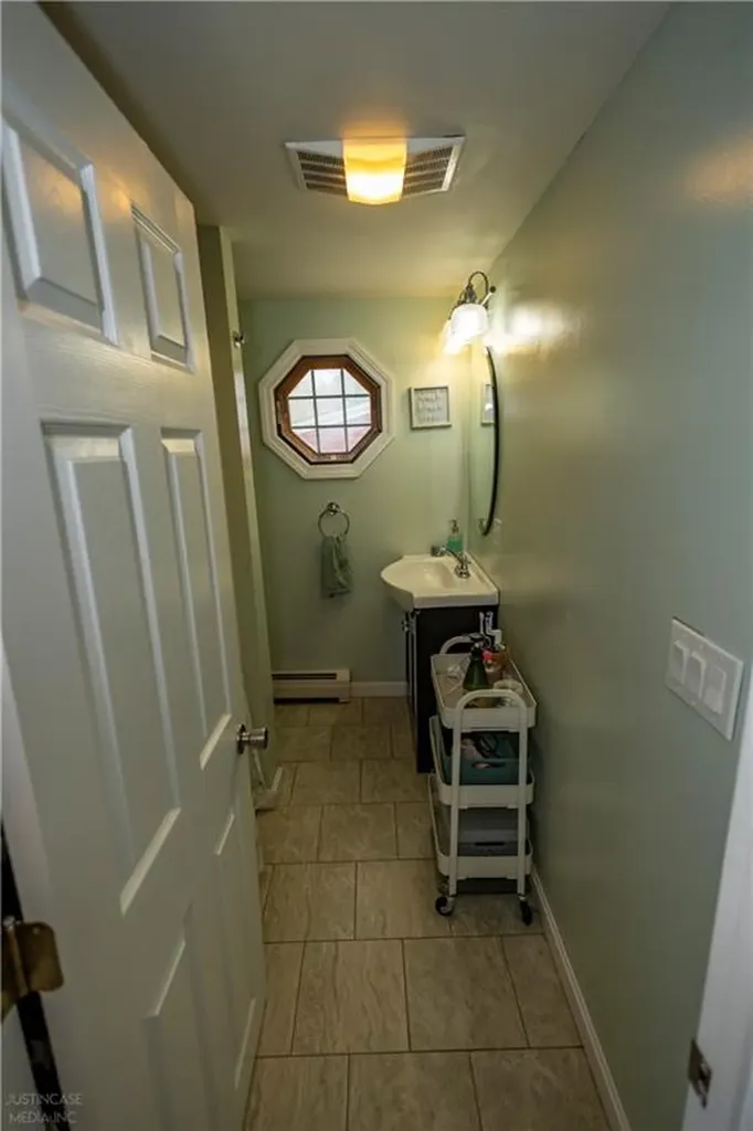 136 Aborn Avenue Warwick RI 02888