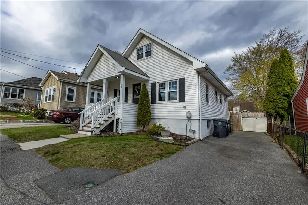 136 Aborn Avenue Warwick RI 02888