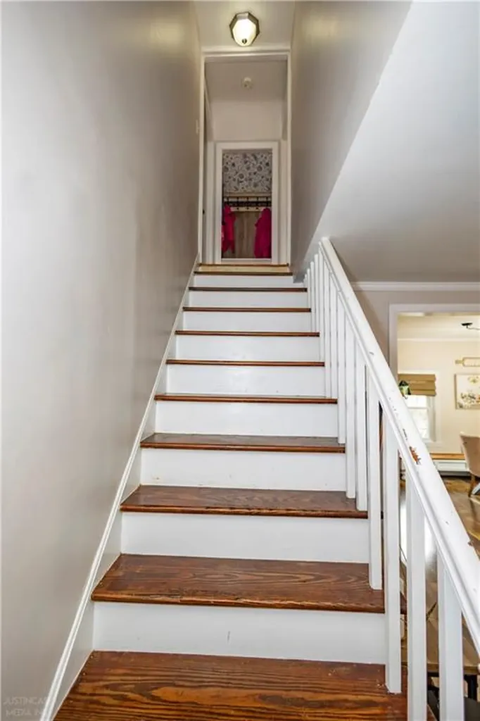 136 Aborn Avenue Warwick RI 02888