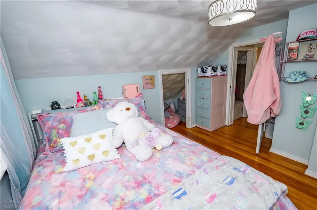 136 Aborn Avenue Warwick RI 02888
