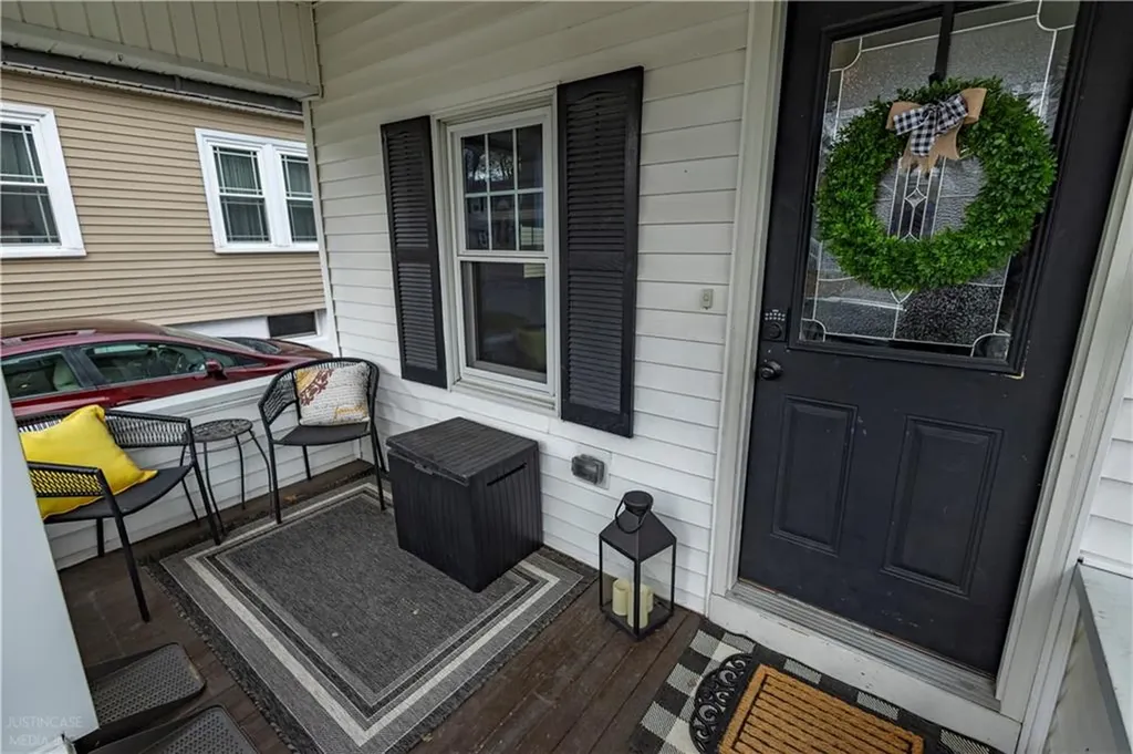 136 Aborn Avenue Warwick RI 02888
