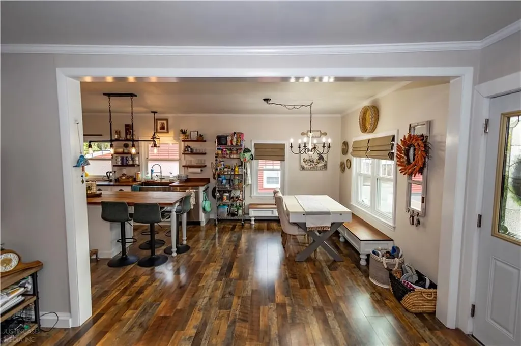 136 Aborn Avenue Warwick RI 02888