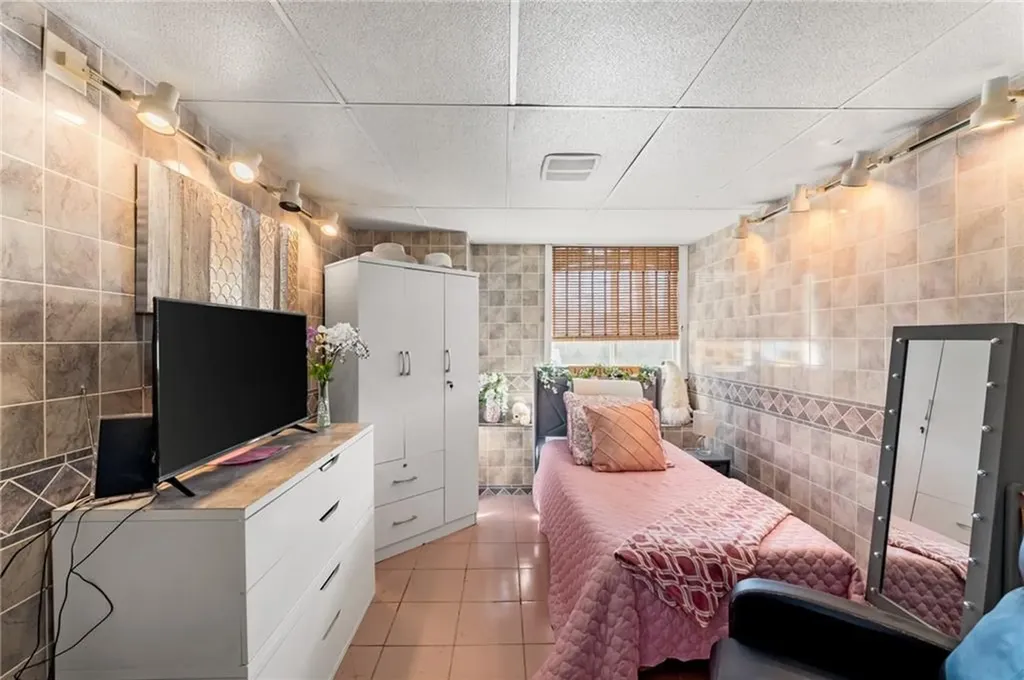 22 Freedom Court Johnston RI 02919