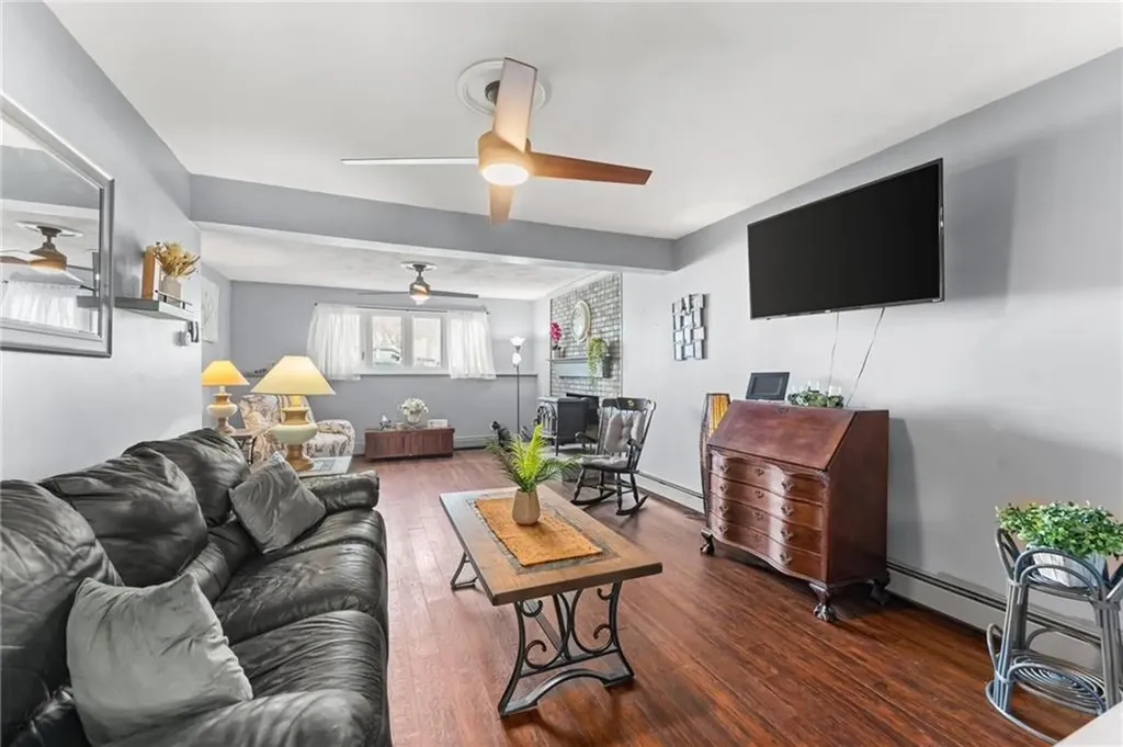 22 Freedom Court Johnston RI 02919