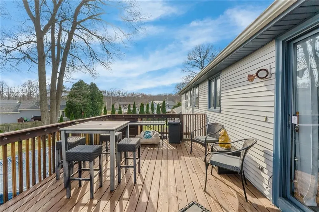 22 Freedom Court Johnston RI 02919