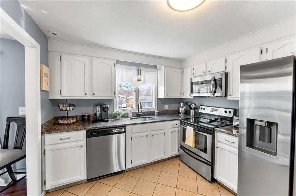 22 Freedom Court Johnston RI 02919