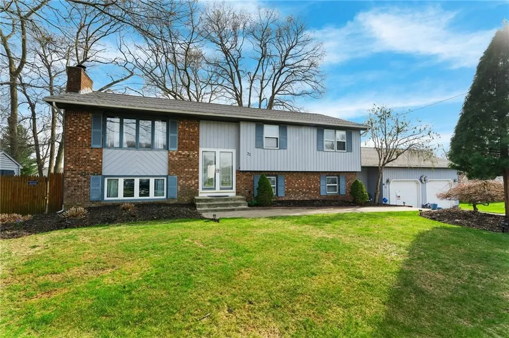 22 Freedom Court Johnston RI 02919