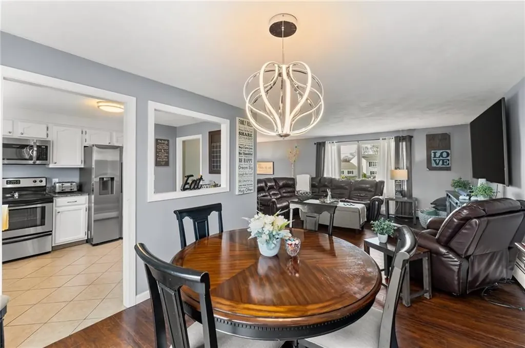 22 Freedom Court Johnston RI 02919