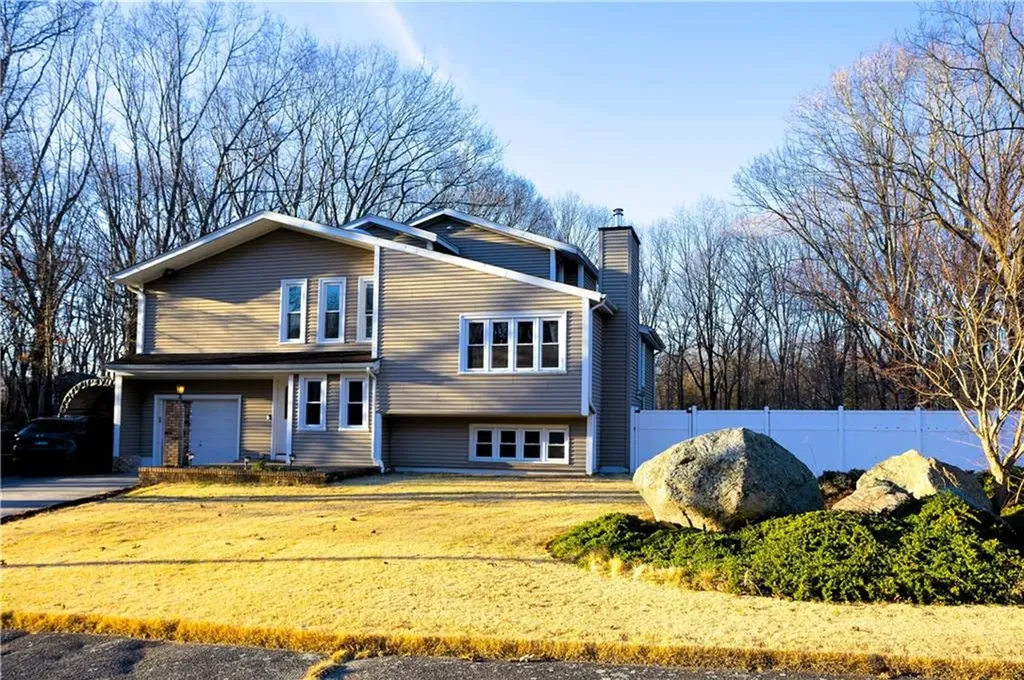 67 Highwood Drive Coventry RI 02816