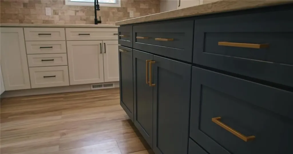 32 Wendy Way West Warwick RI 02893