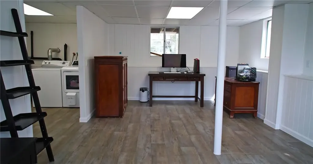 32 Wendy Way West Warwick RI 02893