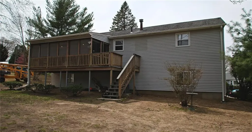 32 Wendy Way West Warwick RI 02893