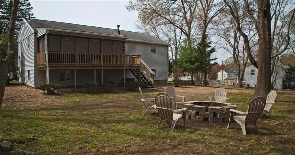 32 Wendy Way West Warwick RI 02893