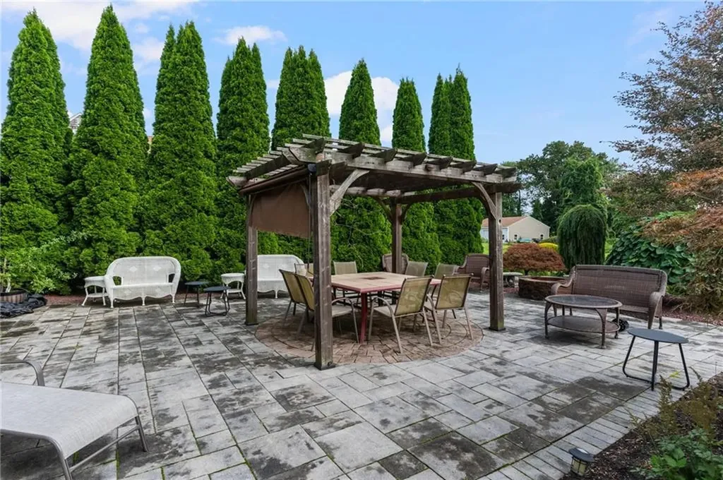 67 Peck Hill Road Johnston RI 02919