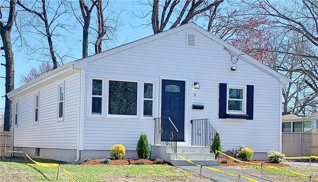 5 Arcadia Avenue East Providence RI 02916