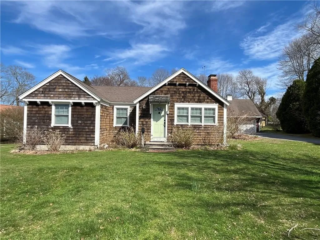 55 Howland Avenue Jamestown RI 02835