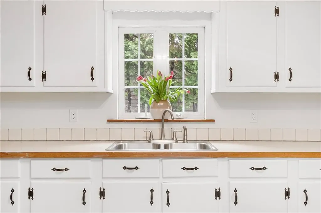 409 Knotty Oak Road Coventry RI 02816