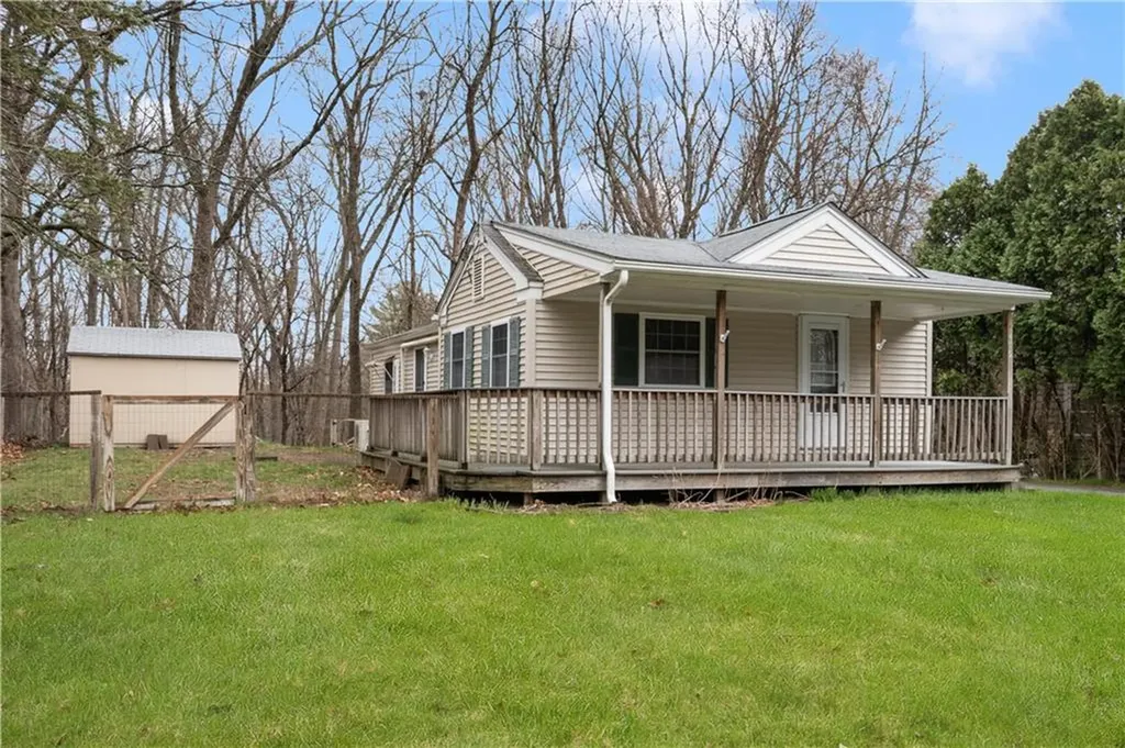 409 Knotty Oak Road Coventry RI 02816