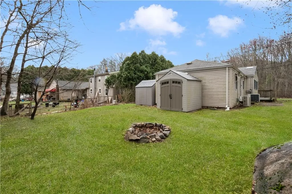 409 Knotty Oak Road Coventry RI 02816