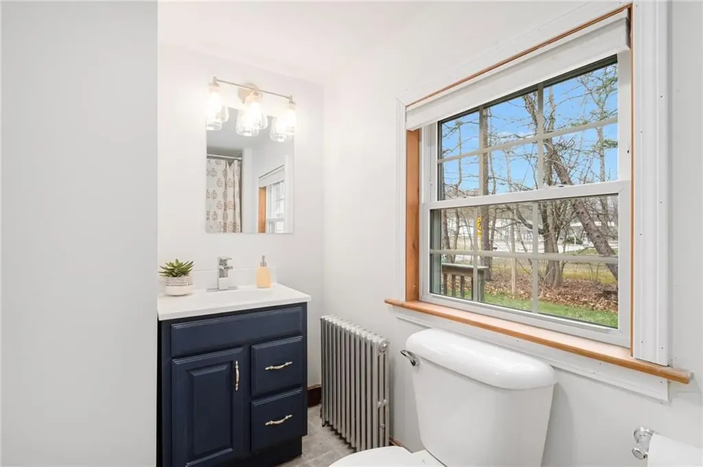 409 Knotty Oak Road Coventry RI 02816