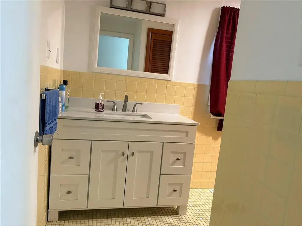 42 Harris Avenue Cranston RI 02920