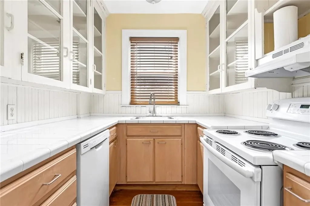 141 143 8th Street Providence RI 02906