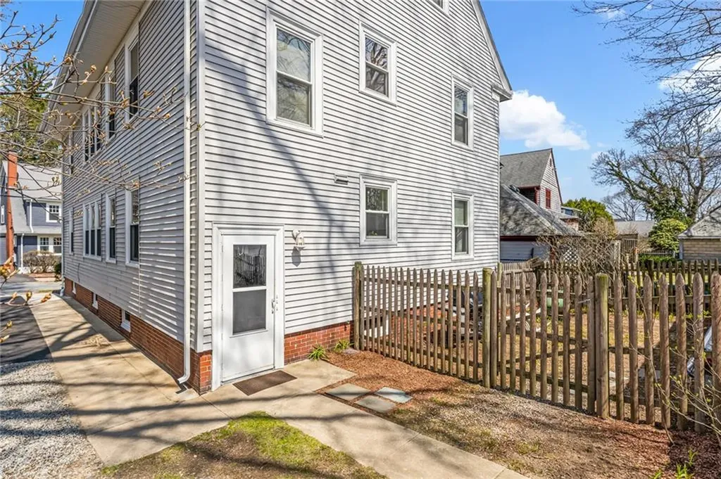 141 143 8th Street Providence RI 02906