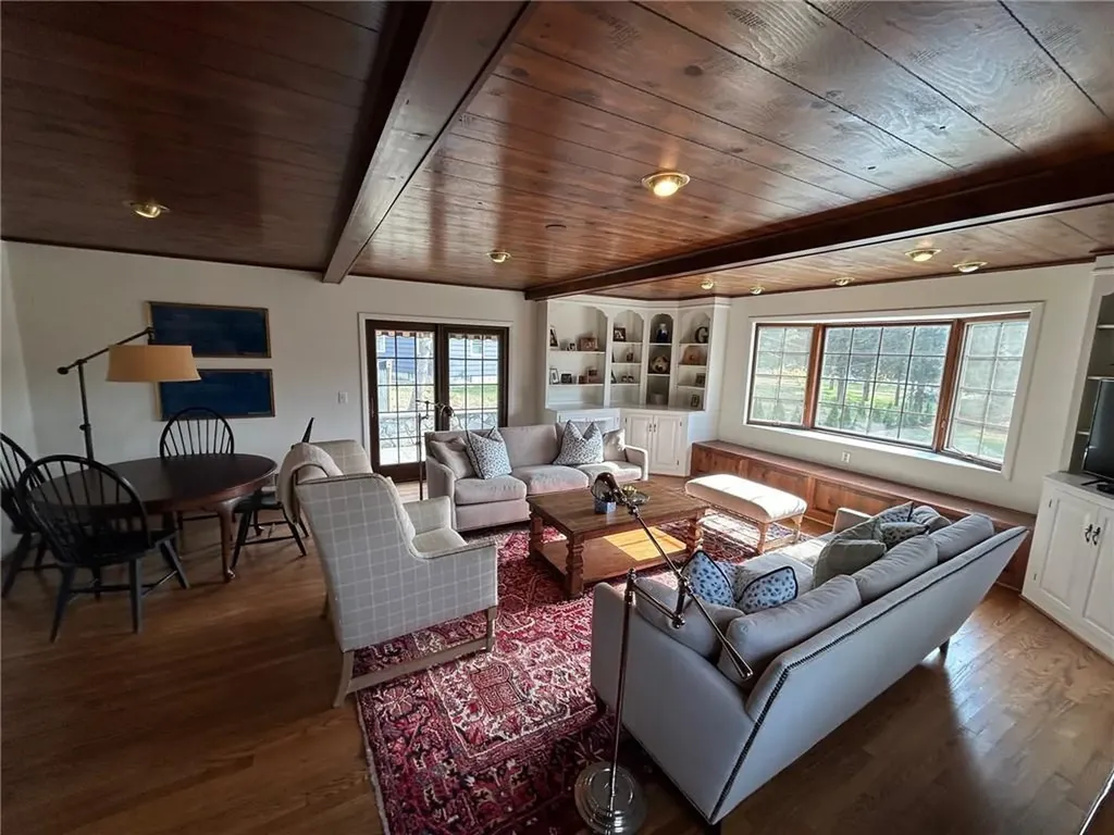 5 Myrtle Avenue Westerly RI 02891