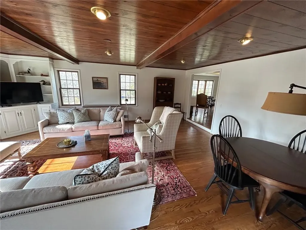 5 Myrtle Avenue Westerly RI 02891