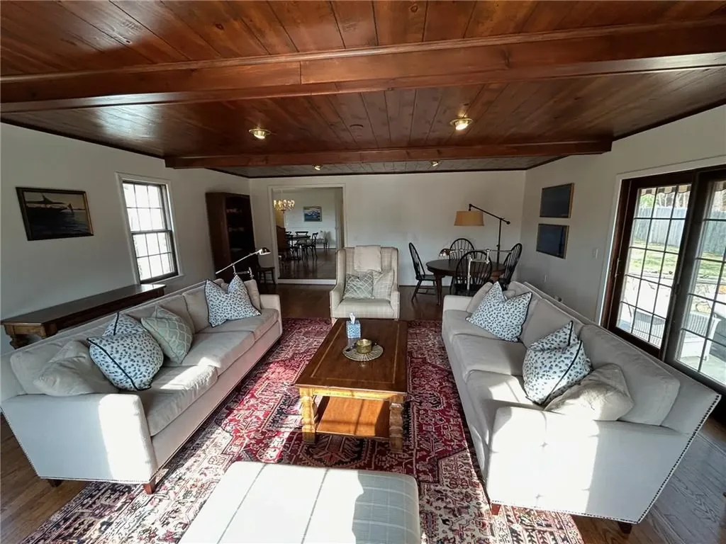 5 Myrtle Avenue Westerly RI 02891