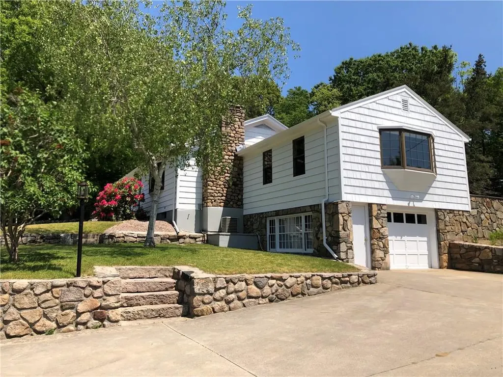 5 Myrtle Avenue Westerly RI 02891