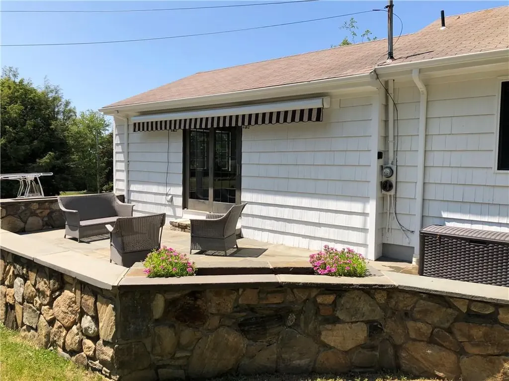 5 Myrtle Avenue Westerly RI 02891