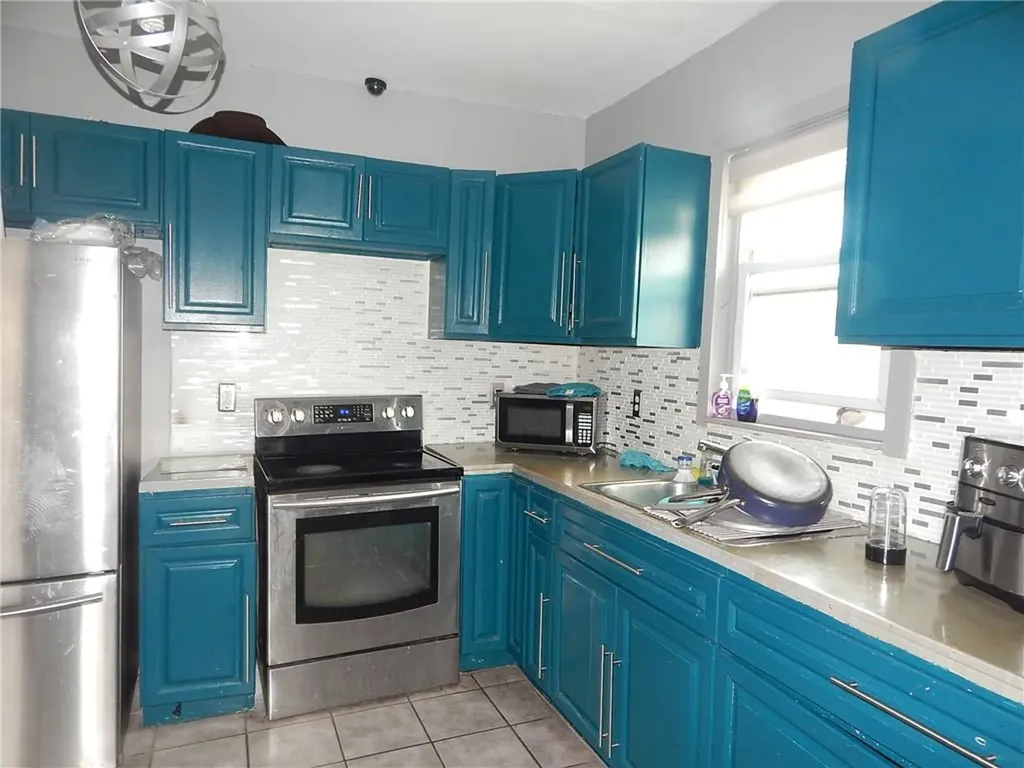 138 Admiral Street Providence RI 02908