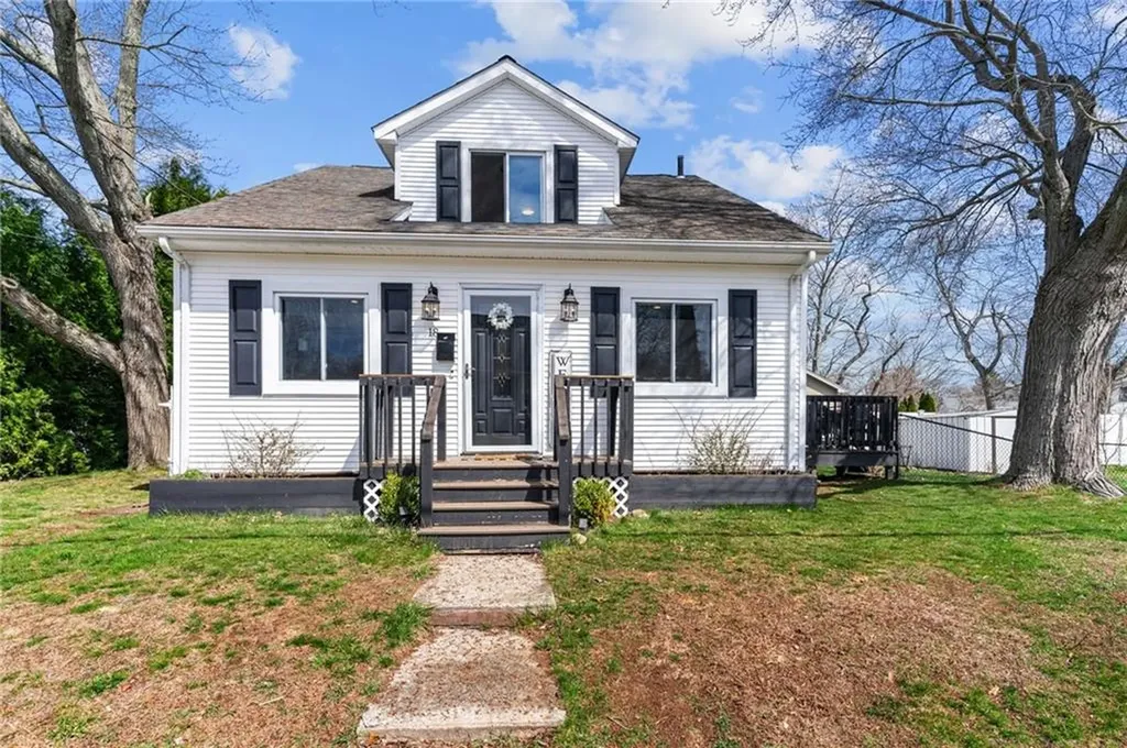18 Mason Street West Warwick RI 02893