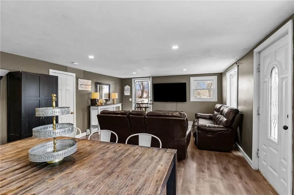 18 Mason Street West Warwick RI 02893