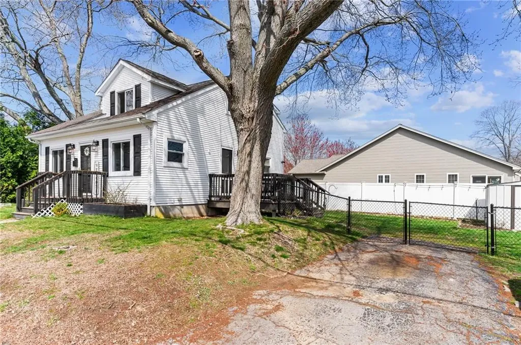 18 Mason Street West Warwick RI 02893